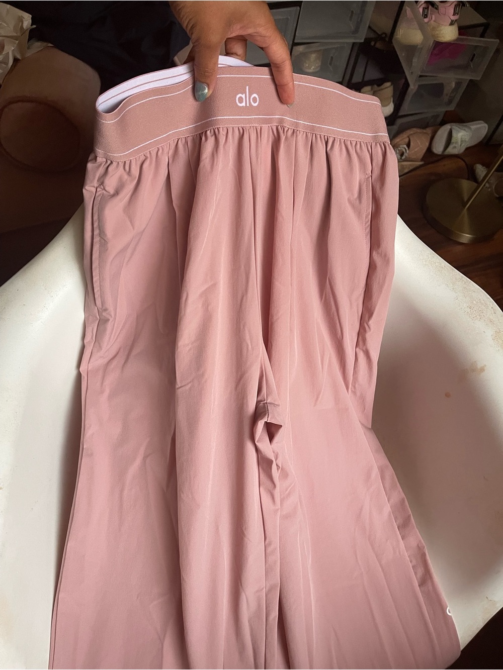 ALO Yoga Suit Up Trouser in Taupe regular - Picture 8 of 8